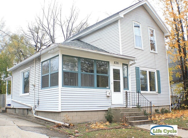 Foto del edificio - 3 br, 1 bath House - 826 Spencer St NE