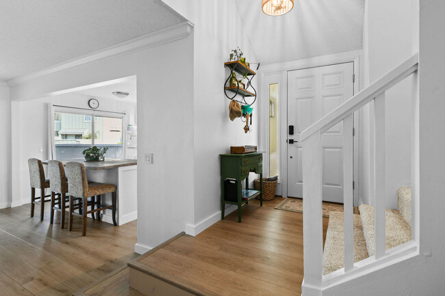 Foto del edificio - 6335 Riverwalk Ln