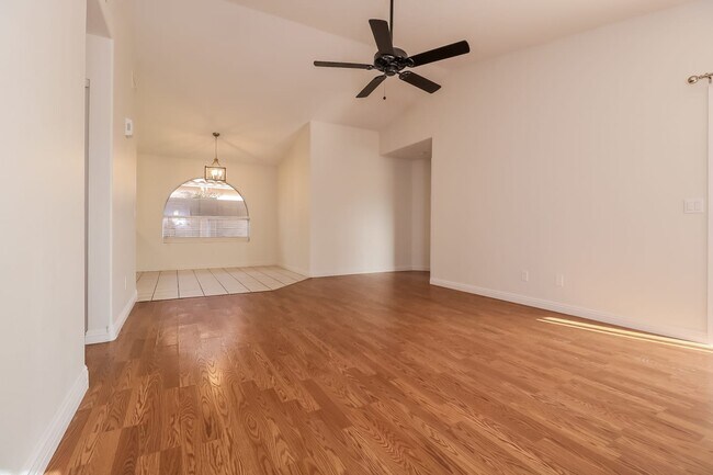 Foto del edificio - 2449 North 125th Ln