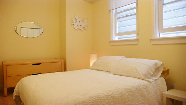 Building Photo - 69 Rondel Pl