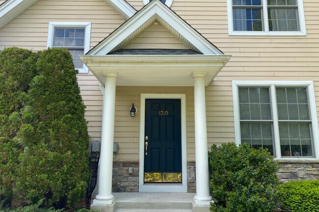 Foto del edificio - 1310 Half Moon Bay Dr