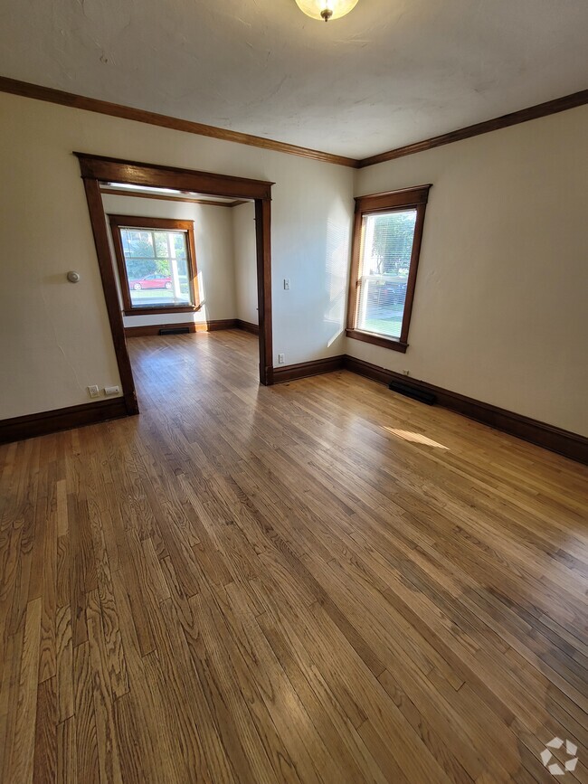 Apartments For Rent in Doylestown, WI with Hardwood Floors 1 Rentals