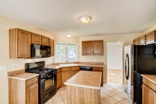 Building Photo - 720 Stonebridge Drive, Bolingbrook, IL 60490