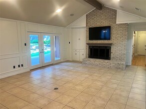 Building Photo - 3 Whispering Vine Ct