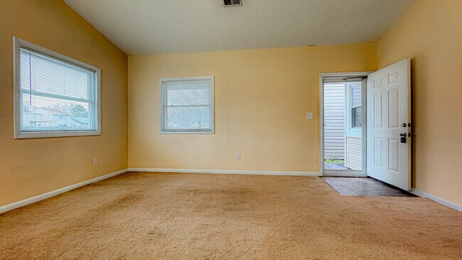 Foto del edificio - 3805 Peachtree Ln W