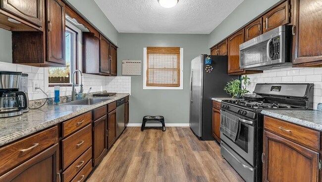 Foto del edificio - 349 Longford Ave