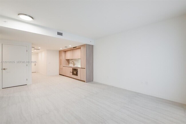 Foto del edificio - 77 SE 5th St