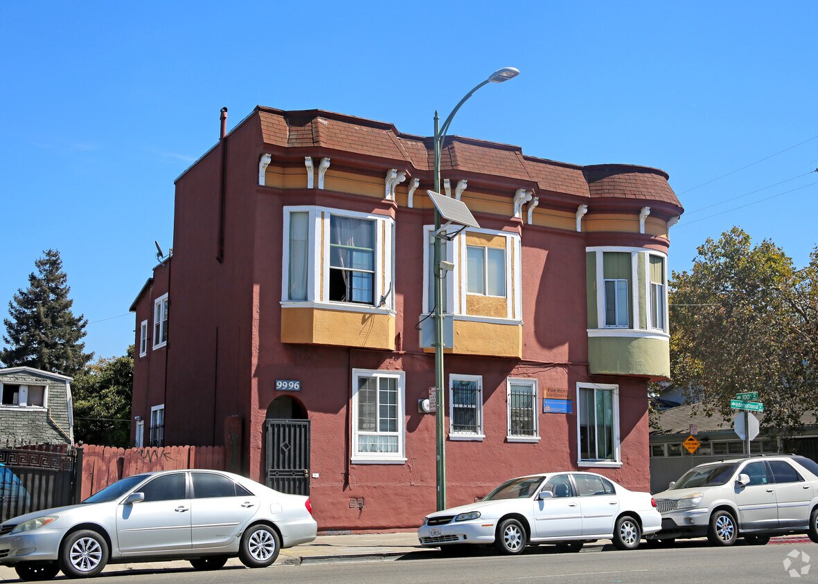 Building Photo - 9996 International Blvd