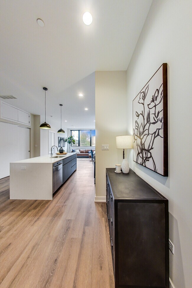 Foto del edificio - 3421 N Ashland Ave