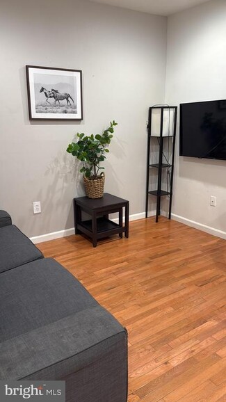 Building Photo - 1113 Queen St NE