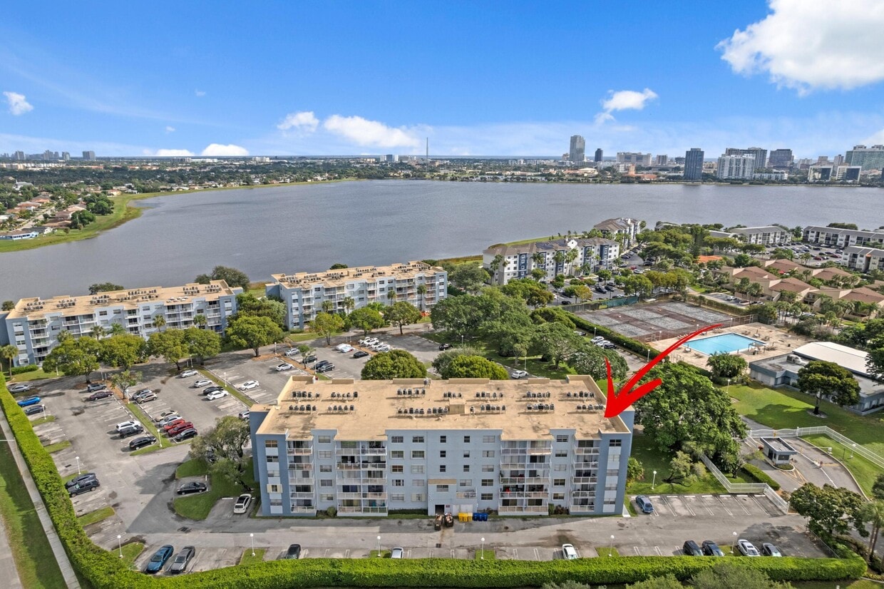 Primary Photo - 500 Executive Center Dr