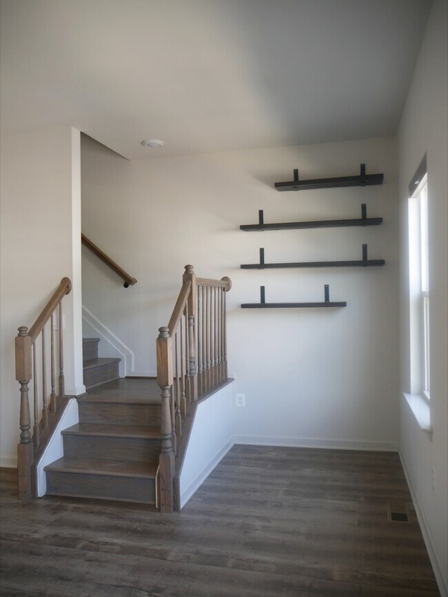 Foto del edificio - 2517 Drake Ln