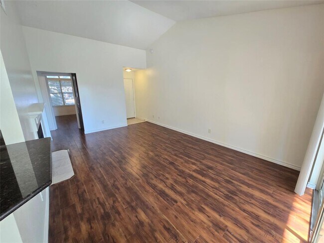 Foto del edificio - 6000 Shepherd Mountain Cove