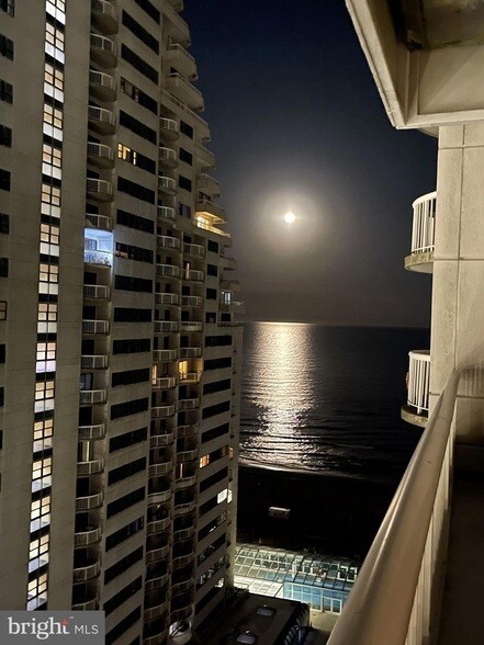 Building Photo - 3101 Boardwalk