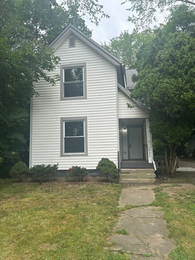 Foto principal - Beautiful 4BD 2Bath Home