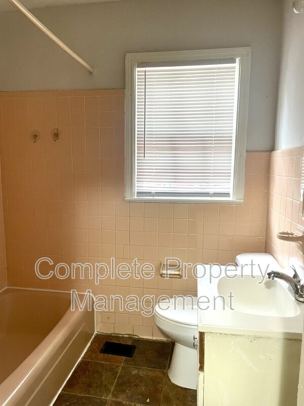 Foto del edificio - 7413 Rome Ave