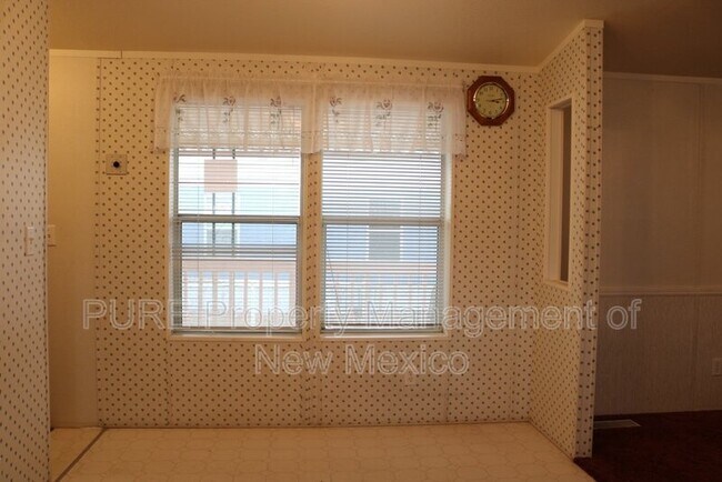 Foto del edificio - 310 S Ash St