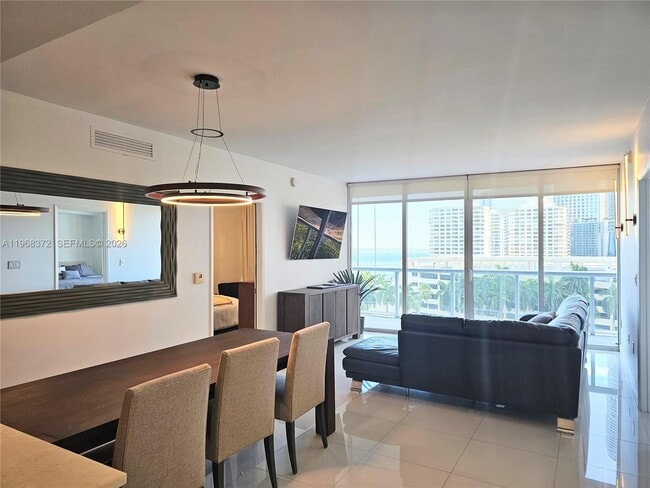 Building Photo - 495 Brickell Ave