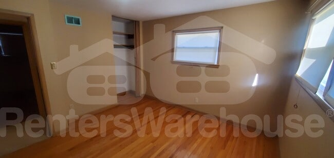 Foto del edificio - 3353 S 63rd St