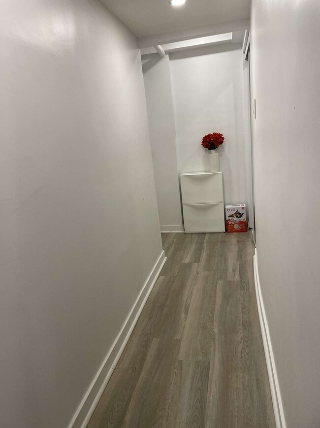 Building Photo - 3010 Rue Goyer