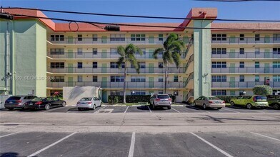 Building Photo - 5300 NE 24th Terrace