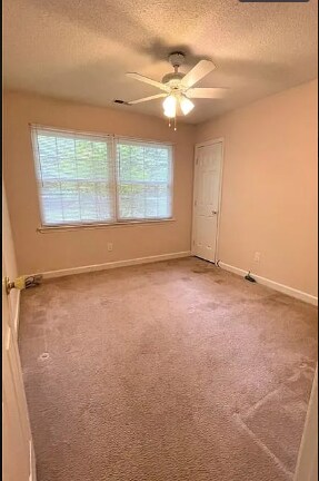 Building Photo - 21225 Pine Ridge Dr
