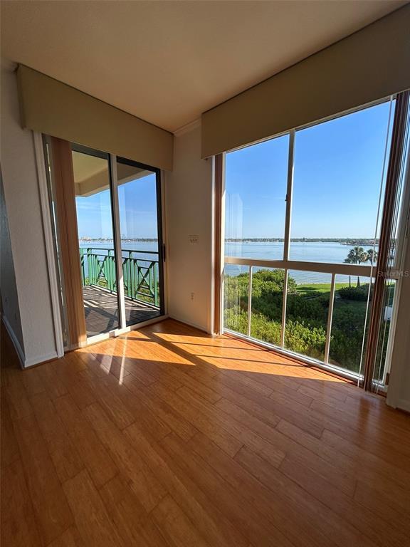 Foto del edificio - 4737 Dolphin Cay Ln S