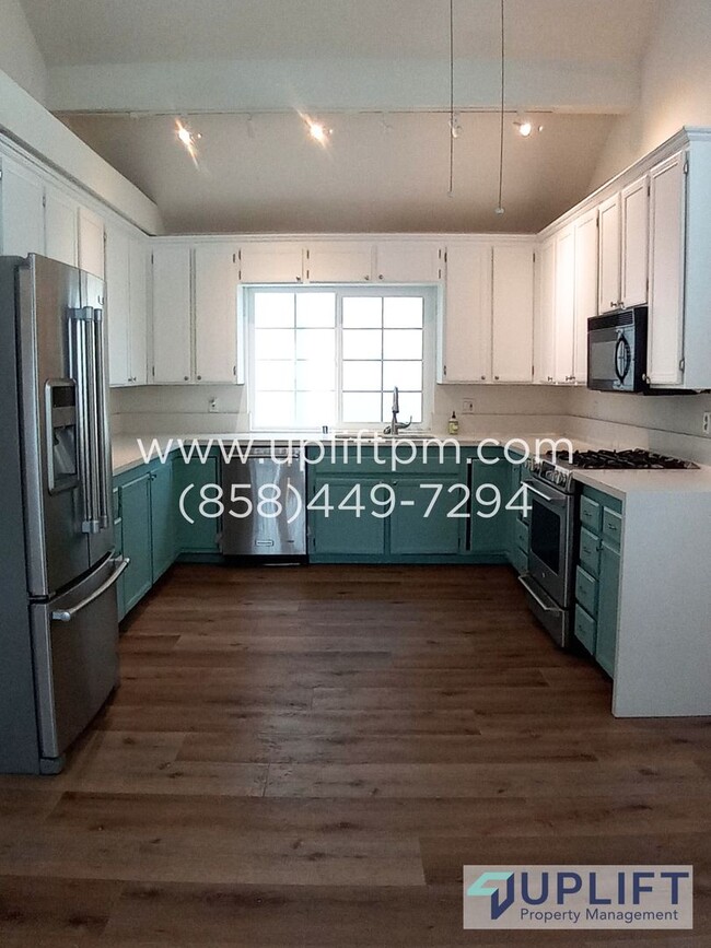 Foto del edificio - Spacious 1 Bed, 1 Bath Condo in the Heart ...