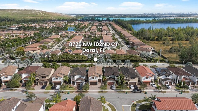 Foto del edificio - 8725 NW 102nd Ct