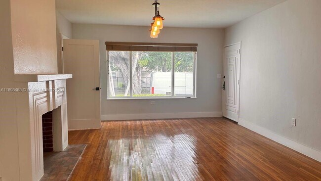Foto del edificio - 2474 SW 24th Ter