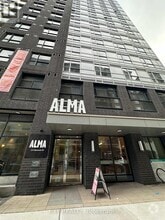 Building Photo - 211-211 Besserer St