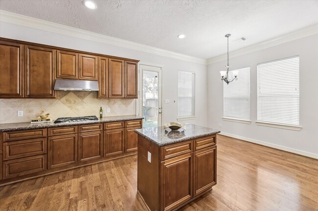 Building Photo - 116 White Dr