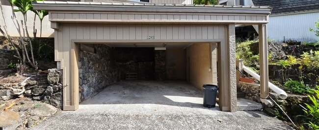 Building Photo - Large 3-Bedroom & 2-Bath Home