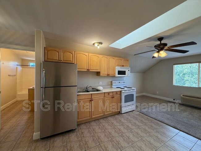 Building Photo - 68 S 400 E