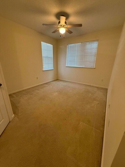 Foto del edificio - 9901 Baywinds Blvd