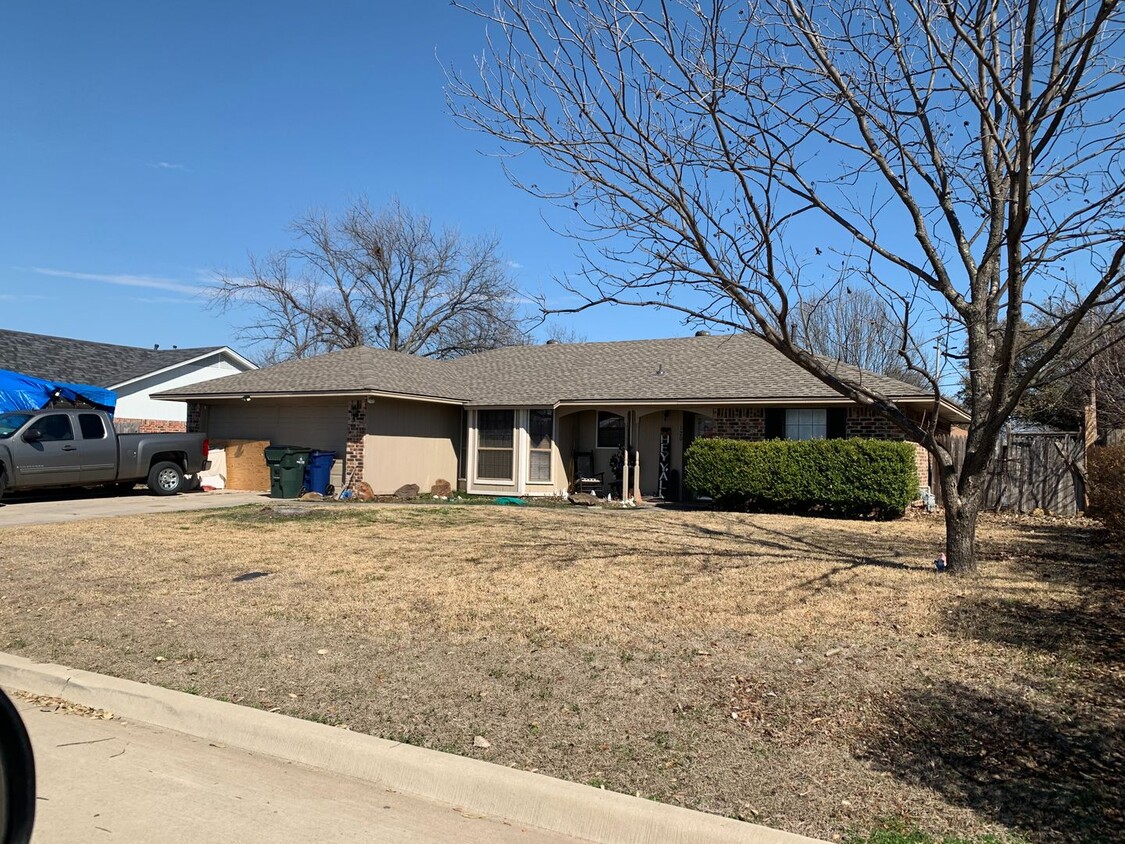 Building Photo - 3 Bedroom/2 Bath/2 Car Garage - Home in Sa...