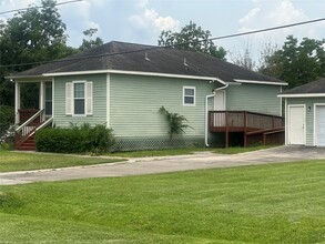 Building Photo - 2909 H Ave