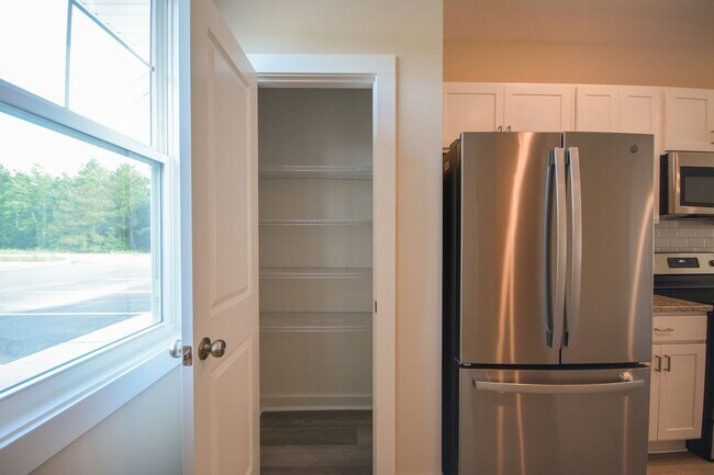Building Photo - New Construction Luxury Townhome! 3 Bedroo...