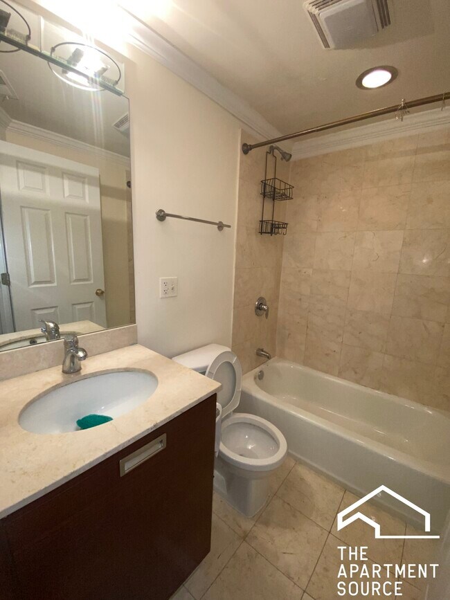 Foto del edificio - 6947 N Oakley Ave