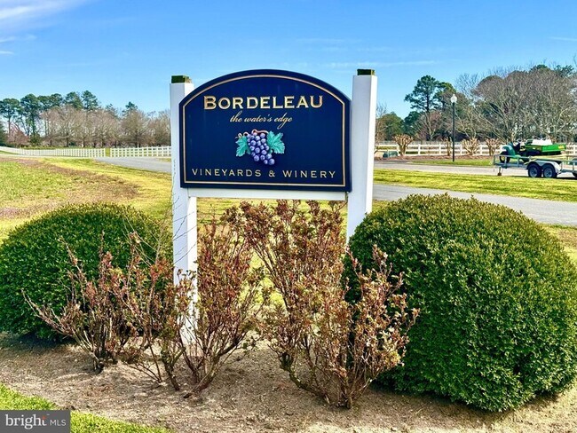 Building Photo - 3188 Windrows Way