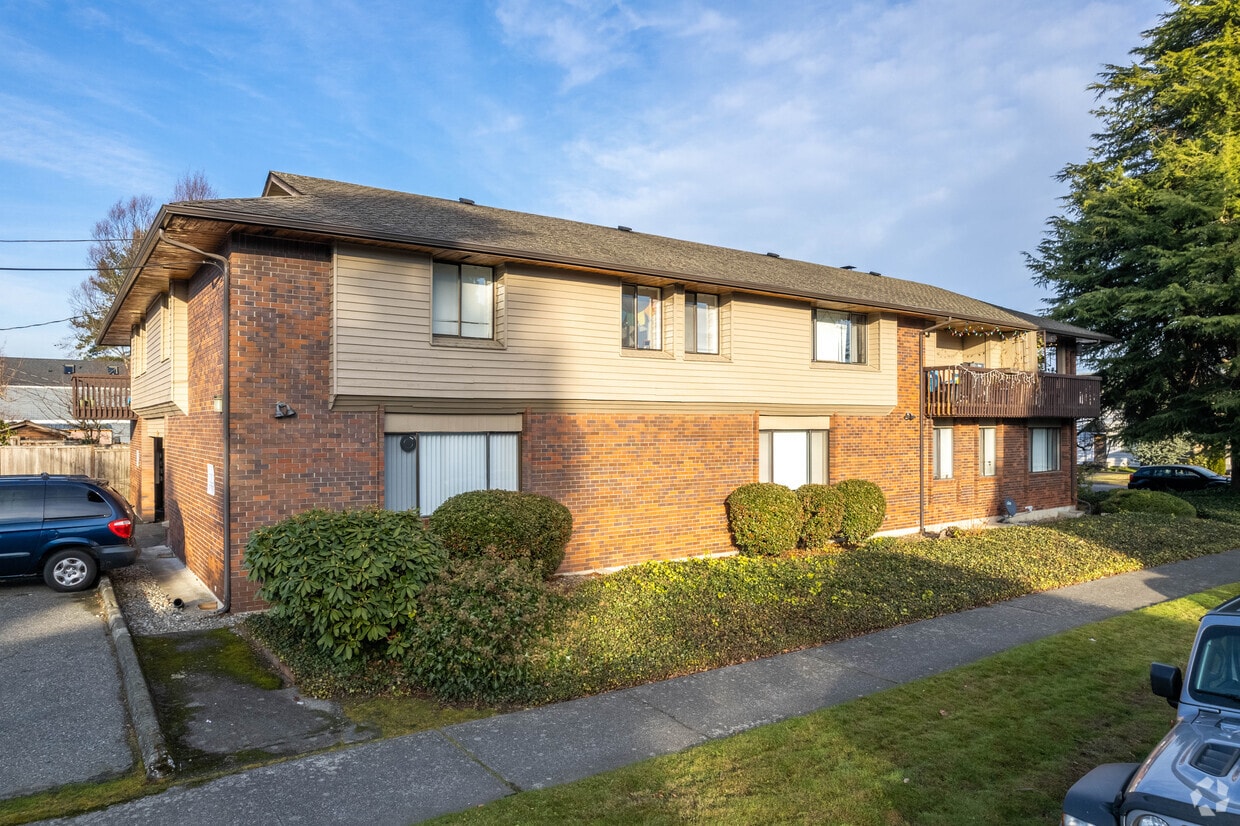 Exterior - Swansea Condominium