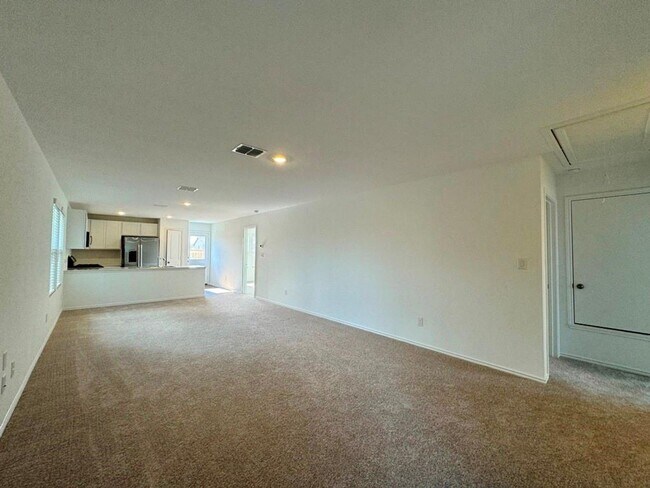 Foto del edificio - Great 3 bedroom 2 bath home available in Waterstone Subdivision!