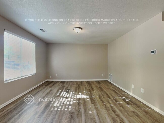 Foto del edificio - 1205 Bluebird St