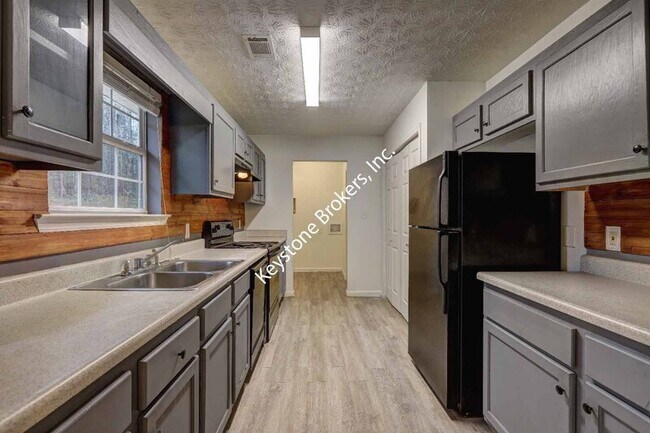 Building Photo - 100 Henry Burch Dr