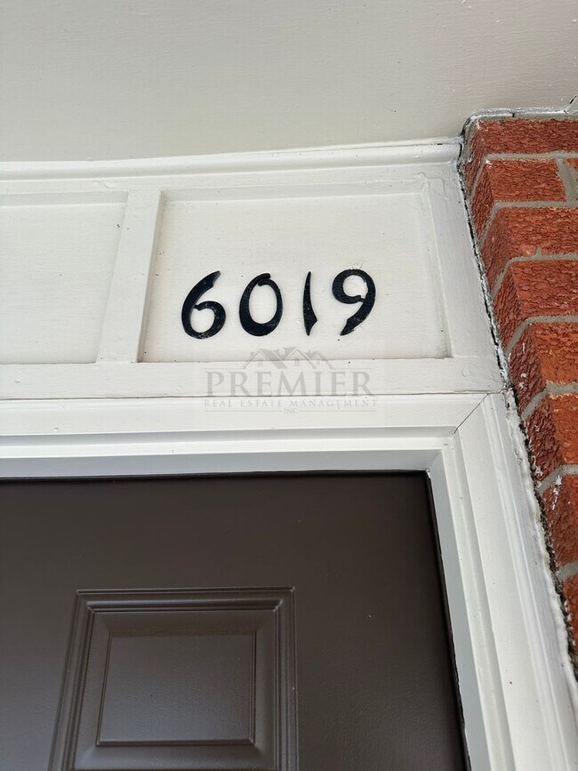 Foto del edificio - 6019 Barton Ave