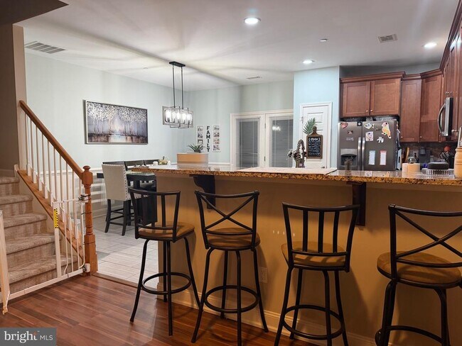 Building Photo - 1120 Munyon Dr