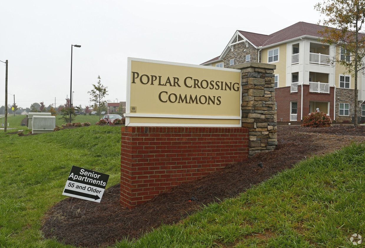 Foto del edificio - Poplar Crossing Commons