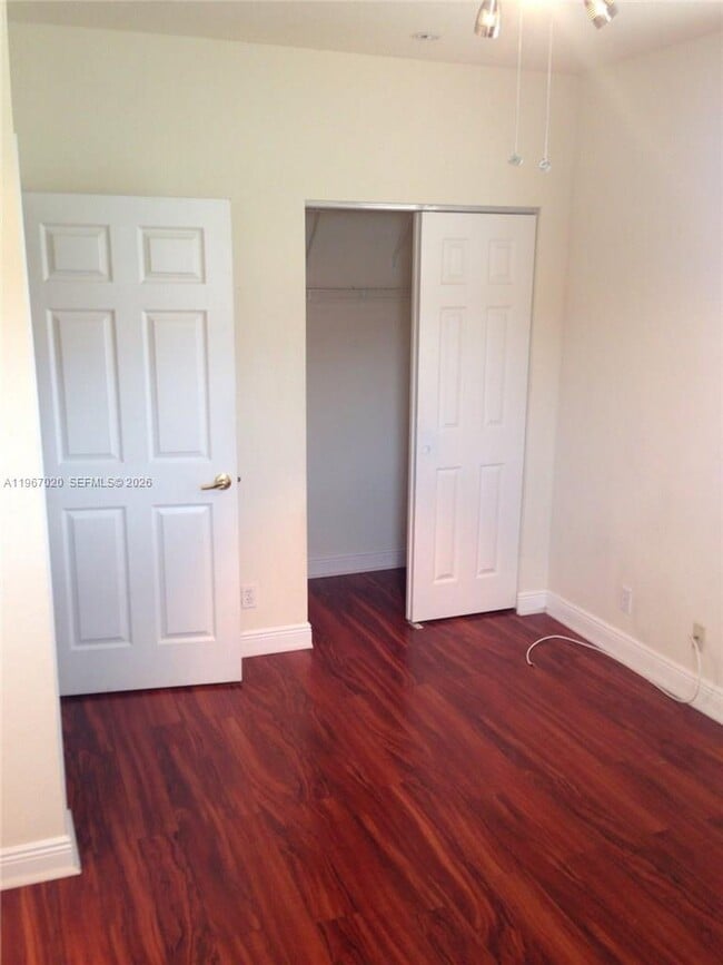 Foto del edificio - 10025 SW 24th Ct