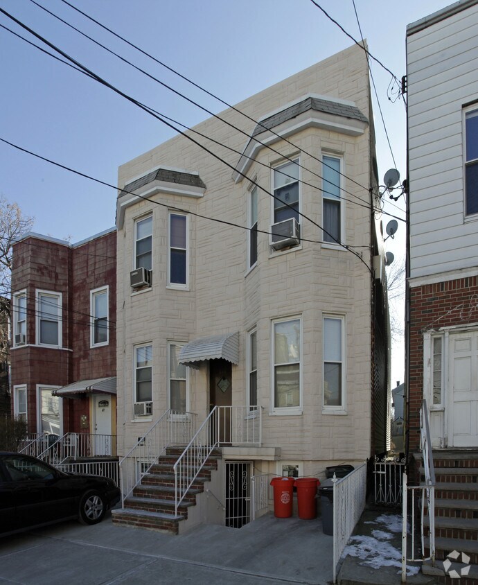 Building Photo - 413 22nd St