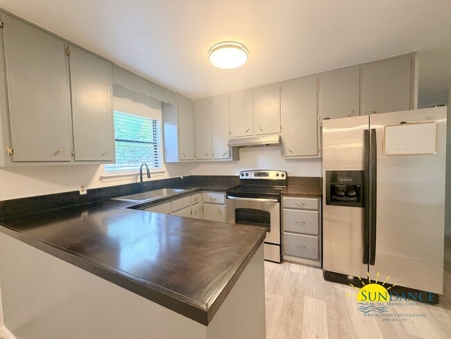 Building Photo - Beautifully Updated 3 Bedroom Home in Mary Esther, near Highway 98!